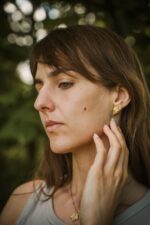 Pozłacany komplet listki KLONU JAWORA - kolczyki sztyfty i naszyjnik - obrazek 8