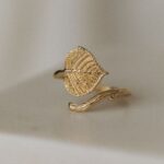 Pozłacany pierścionek gałązka LIPY