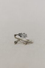 Srebrny pierścionek gałązka DĘBU - obrazek 3