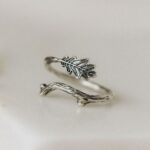 Srebrny pierścionek gałązka DĘBU